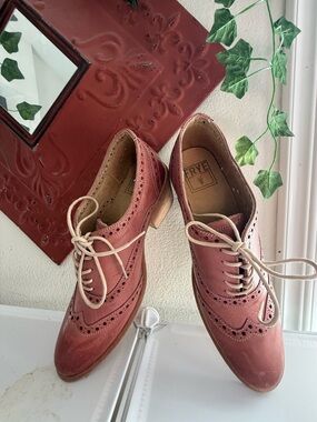 Frye Pink Oxford Leather Shoes